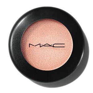 MAC Veluxe Pearl Eyeshadow in "All That Glitters"
